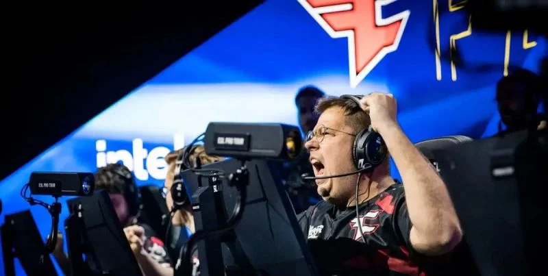 FaZe Clan - Virtus.pro FaZe Clan - Virtus.pro