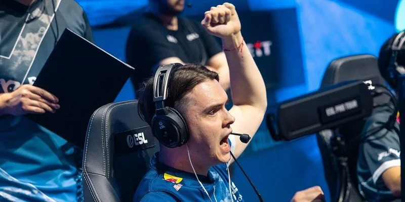 Cloud 9 - MOUZ Cloud 9 - MOUZ