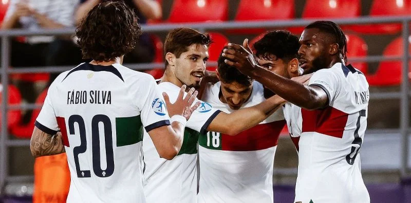 Андорра U21 — Португалия U21. Прогноз и ставки на матч квалификации молодежного Чемпионата Европы (15 октября 2024 года)
Андорра U21 — Португалия U21. Прогноз и ставки на матч квалификации молодежного Чемпионата Европы (15 октября 2024 года)