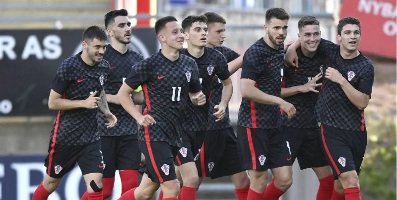 Хорватия U21 — Греция U21. Прогноз и ставки на матч квалификации молодежного Чемпионата Европы (15 октября 2024 года) Хорватия U21 — Греция U21. Прогноз и ставки на матч квалификации молодежного Чемпионата Европы (15 октября 2024 года)