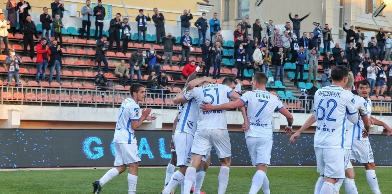 Динамо Брест – Торпедо-БелАЗ прогноз (кф. 2.55) и ставки на матч Кубка Беларуси (2 марта 2025 года) Динамо Брест – Торпедо-БелАЗ прогноз (кф. 2.55) и ставки на матч Кубка Беларуси (2 марта 2025 года)