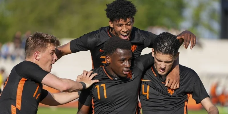 Нидерланды U19 – Хорватия U19: прогноз и ставки на отборочный матч молодежного чемпионата Европы (19 марта 2025 года) Нидерланды U19 – Хорватия U19: прогноз и ставки на отборочный матч молодежного чемпионата Европы (19 марта 2025 года)