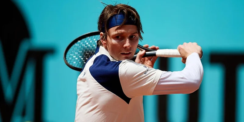 Александр Бублик — Роман Сафиуллин: прогноз и ставки на матч ATP Рим (8 мая 2025 года)
Александр Бублик — Роман Сафиуллин: прогноз и ставки на матч ATP Рим (8 мая 2025 года)