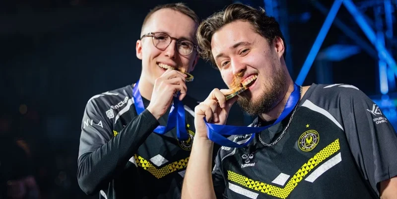 Natus Vincere — Team Vitality: прогноз и ставки на матч BLAST.tv Major 2025 (20 июня 2025 года) Natus Vincere — Team Vitality: прогноз и ставки на матч BLAST.tv Major 2025 (20 июня 2025 года)