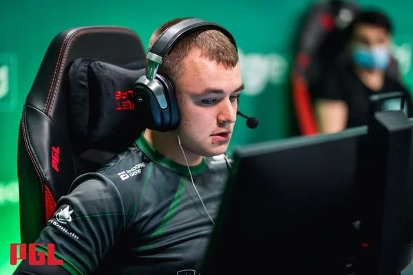 mouz NXT - FAVBET Team mouz NXT - FAVBET Team