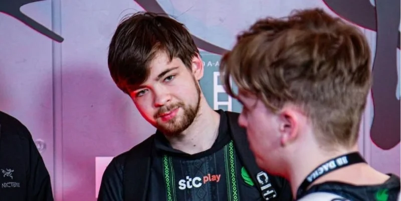 Team Falcons - MOUZ