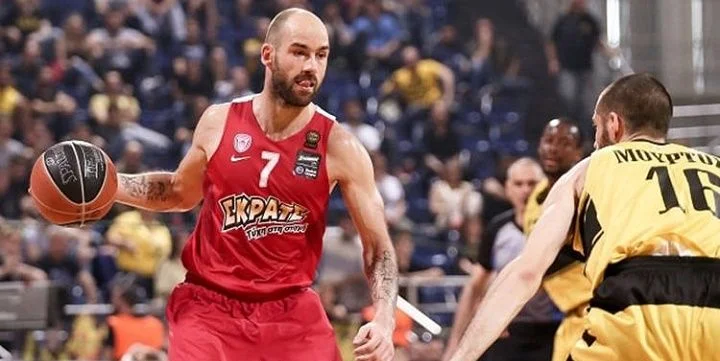 "Олимпиакос" - "Брозе Бамберг" "Олимпиакос" - "Брозе Бамберг"