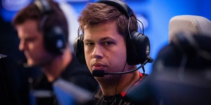 Faze - Envyus. Прогнозы и ставки на CS:GO (18.04.2018) Faze - Envyus. Прогнозы и ставки на CS:GO (18.04.2018)