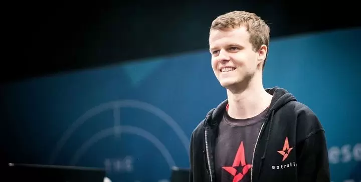Astralis - Spaces. Прогнозы и ставки на CS:GO (18.04.2018) Astralis - Spaces. Прогнозы и ставки на CS:GO (18.04.2018)