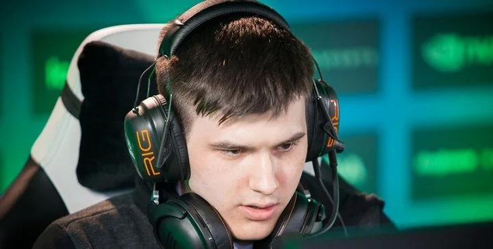 Liquid - FlyToMoon