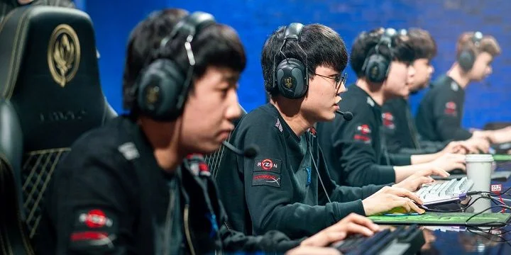 KINGZONE DragonX - Flash Wolves KINGZONE DragonX - Flash Wolves