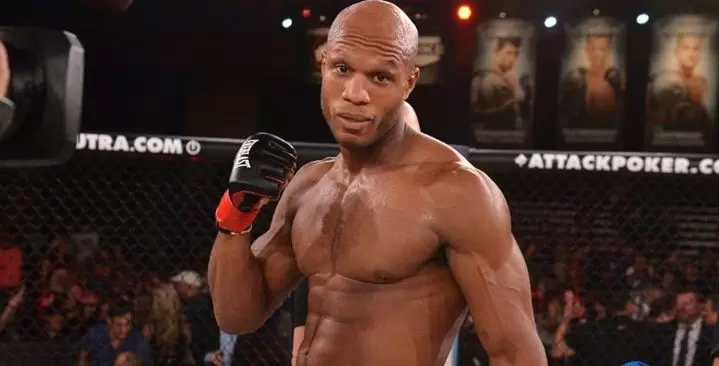 Фил Дэвис - Линтон Васселл. Прогноз и ставки на Bellator (25.05.2018) Фил Дэвис - Линтон Васселл. Прогноз и ставки на Bellator (25.05.2018)