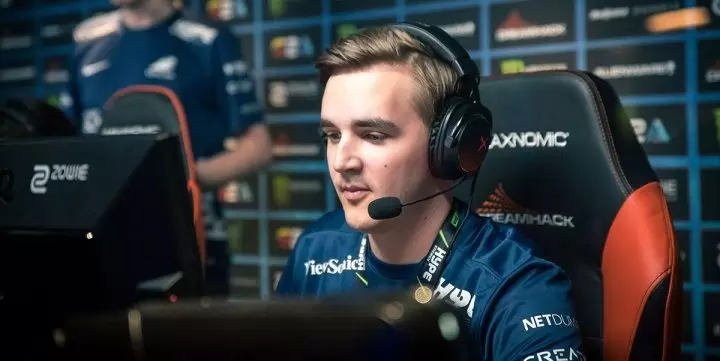 Red Reserve - Epsilon. Прогноз и ставки на CS:GO (29.06.2018) Red Reserve - Epsilon. Прогноз и ставки на CS:GO (29.06.2018)