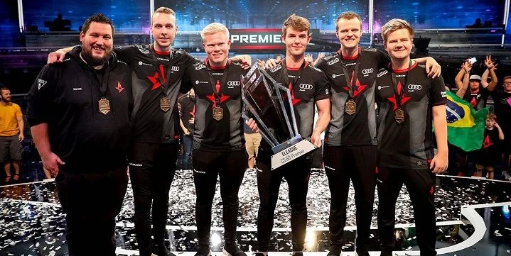Astralis - Grayhound. Прогноз на CS:GO (29.08.2018) Astralis - Grayhound. Прогноз на CS:GO (29.08.2018)