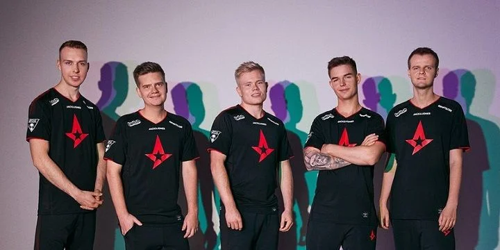 Astralis - FaZe Clan. Прогноз на CS:GO (09.11.2018) Astralis - FaZe Clan. Прогноз на CS:GO (09.11.2018)