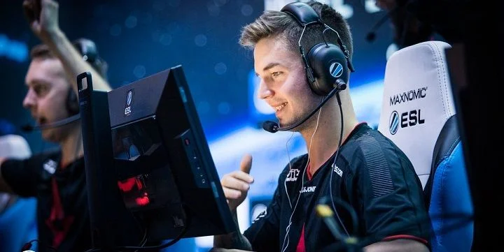 Astralis - Liquid