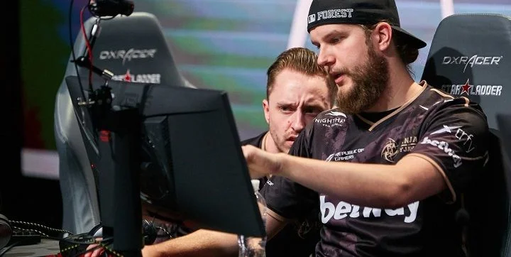 Natus Vincere - NIP. Прогноз на CS:GO (14.12.2018) Natus Vincere - NIP. Прогноз на CS:GO (14.12.2018)