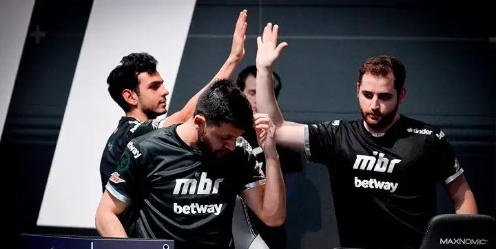 FaZe Clan - MiBR. Прогноз на CS:GO (15.12.2018) FaZe Clan - MiBR. Прогноз на CS:GO (15.12.2018)