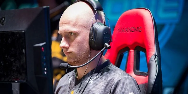 Fnatic - ViCi Gaming Fnatic - ViCi Gaming