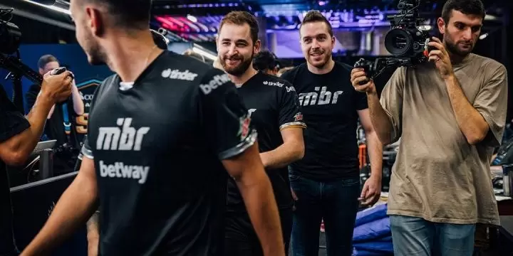 Na'Vi - MiBR. Прогноз на матч CS:GO (13.04.2019) Na'Vi - MiBR. Прогноз на матч CS:GO (13.04.2019)