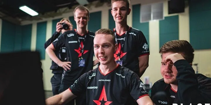 Astralis - NIP. Прогноз на матч CS:GO (10.05.2019) Astralis - NIP. Прогноз на матч CS:GO (10.05.2019)