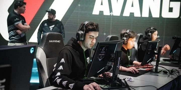 Avangar - BIG Avangar - BIG