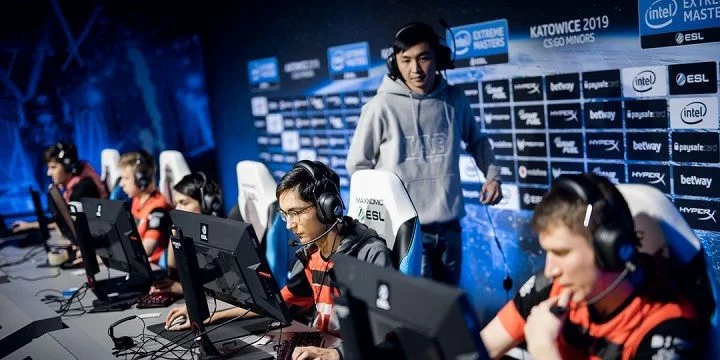 AVANGAR — Syman. Прогноз на матч CS:GO (26 августа 2019 года) AVANGAR — Syman. Прогноз на матч CS:GO (26 августа 2019 года)