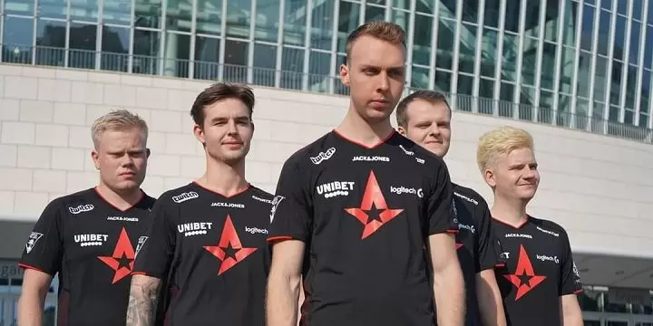 Astralis — CR4ZY. Прогноз на матч CS:GO (31 августа 2019 года) Astralis — CR4ZY. Прогноз на матч CS:GO (31 августа 2019 года)