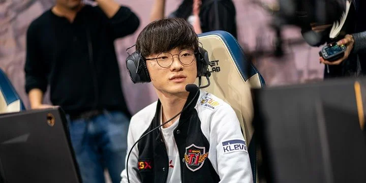 SK Telecom T1 - Fnatic SK Telecom T1 - Fnatic