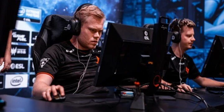 Astralis - FaZe Clan Astralis - FaZe Clan