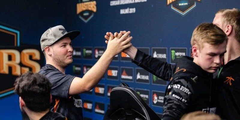 Fnatic — Hellraisers. Прогноз на матч CS:GO (16 ноября 2019 года) Fnatic — Hellraisers. Прогноз на матч CS:GO (16 ноября 2019 года)