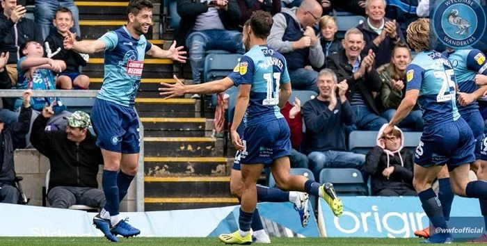 Уикомб Уондерерз - Транмир Роверс Уикомб Уондерерз - Транмир Роверс