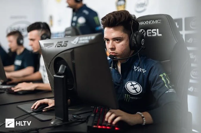 Cloud 9 - Evil Geniuses Cloud 9 - Evil Geniuses