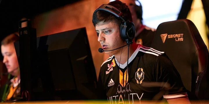 Team Dignitas - Team Vitality