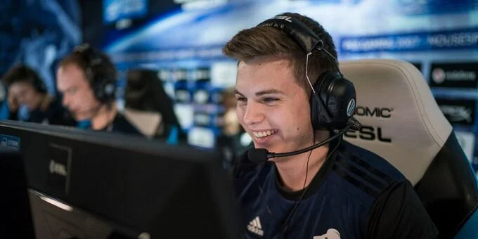 North - Movistar Riders North - Movistar Riders
