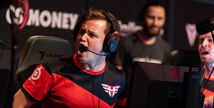 Spirit — Heroic. Прогноз на матч CS:GO (12 июня 2020 года) Spirit — Heroic. Прогноз на матч CS:GO (12 июня 2020 года)