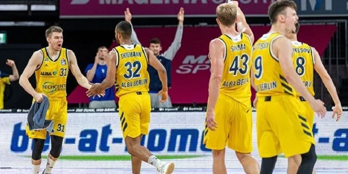 Альба — Людвигсбург. Прогноз на матч чемпионата Германии (26 июня 2020 года) Альба — Людвигсбург. Прогноз на матч чемпионата Германии (26 июня 2020 года)