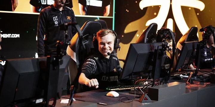 Ninjas in Pyjamas - Fnatic Ninjas in Pyjamas - Fnatic