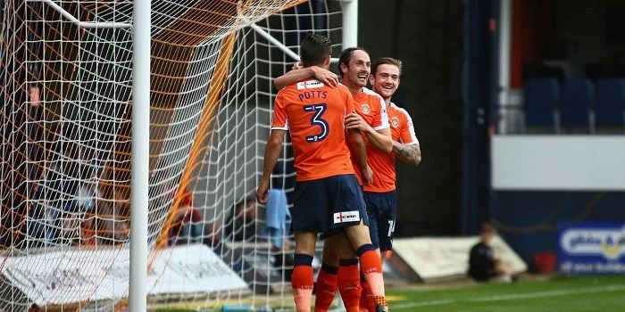 Лутон Таун - Кардифф Сити Лутон Таун - Кардифф Сити